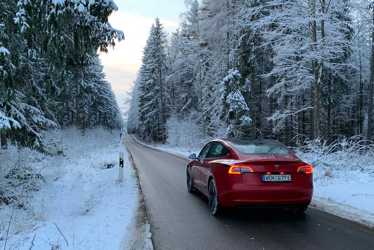 E-Autos bei Schnee und Eis: 6 Tipps für sorgenfreies Fahren - Bavaria Press